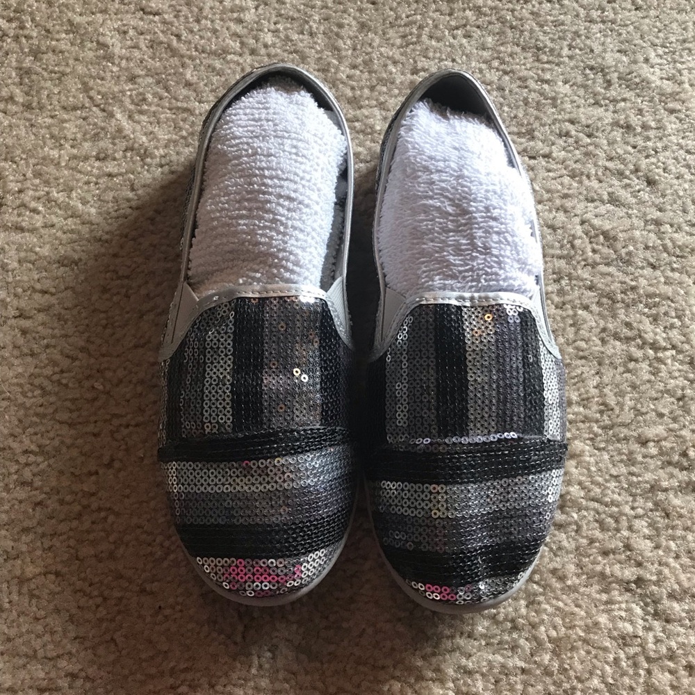 BKE slip on shoes
